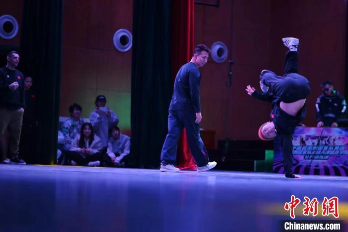 中国国家霹雳舞队公开课走进天津体育学院：讲