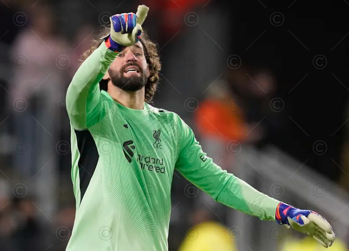 曼城剑指曼联中场核心 今夏转会战白热化