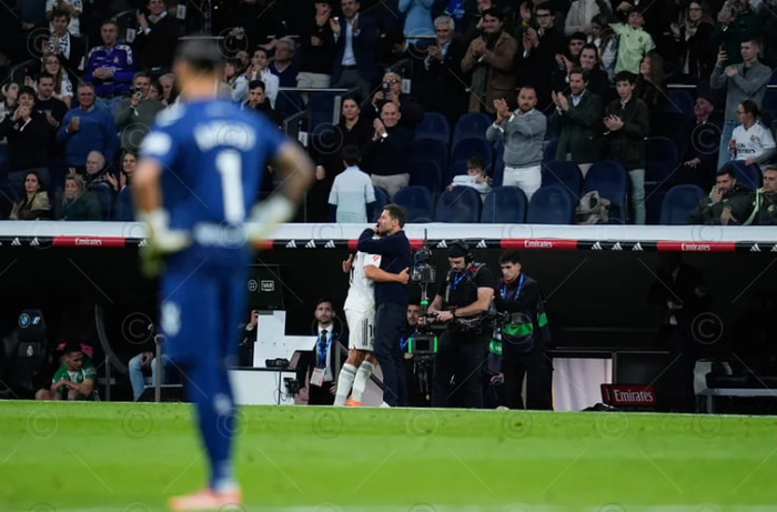 曼城剑指曼联中场核心 今夏转会战白热化