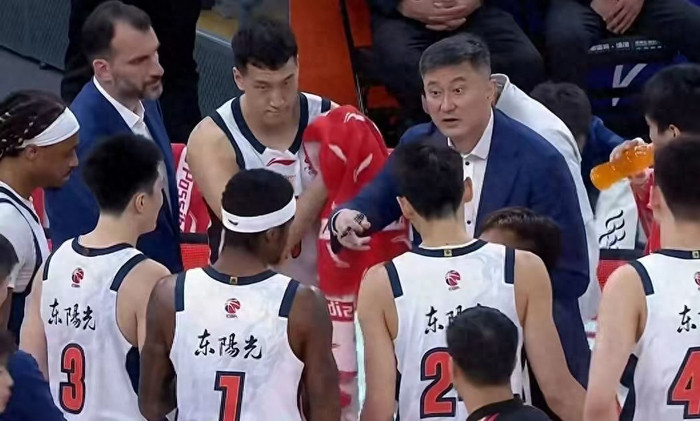 四月困境再现，新援签约后训练遇挑战